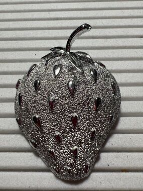 Sarah Coventry Silver Strawberry Brooch